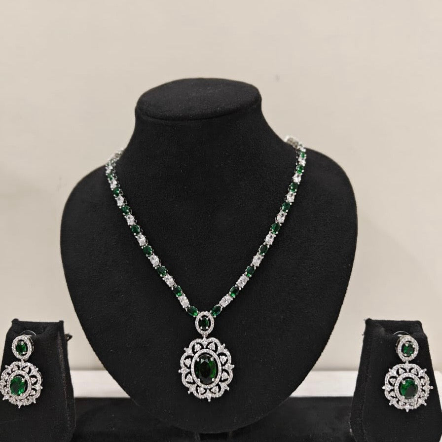 Emerald Glow AD Necklace Set