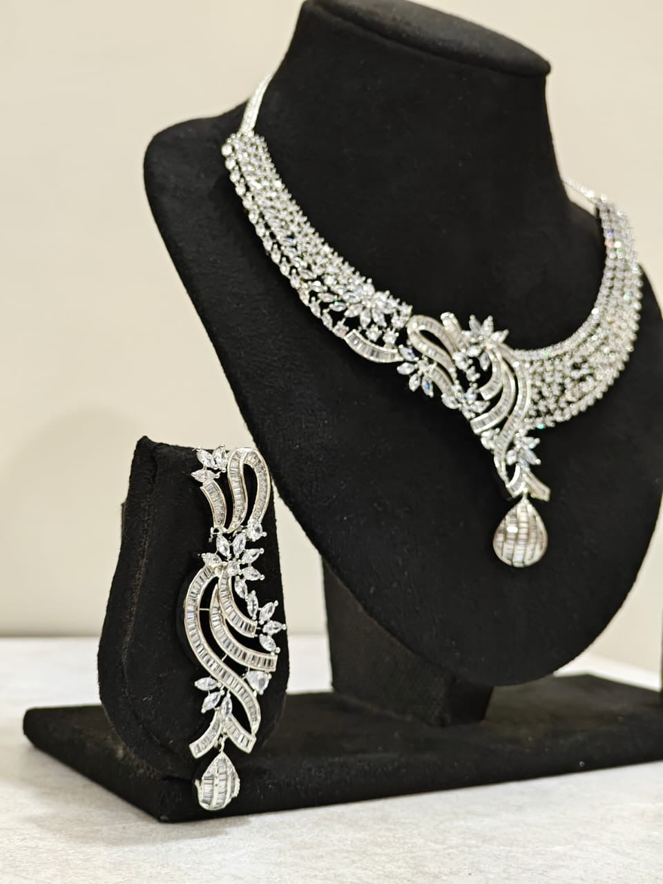 Sparkle Glam AD Necklace Set