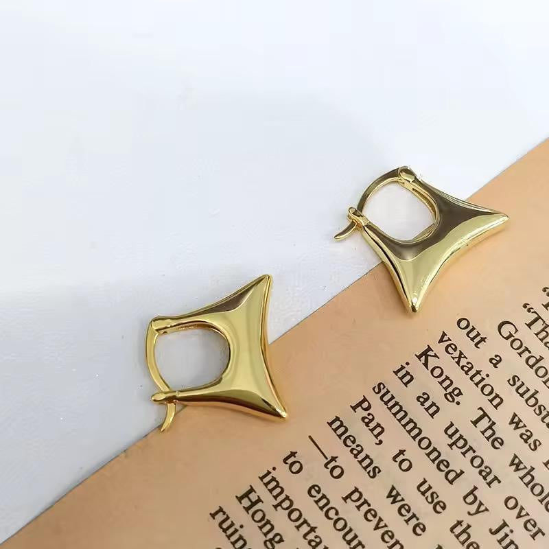 18K Gold Plated Sculpted U-Hoop Earrings – Waterproof, Hypoallergenic Jewellery by ThePandaStoree