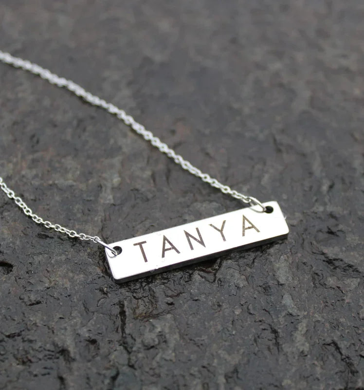 Personalized engraved horizontal necklace