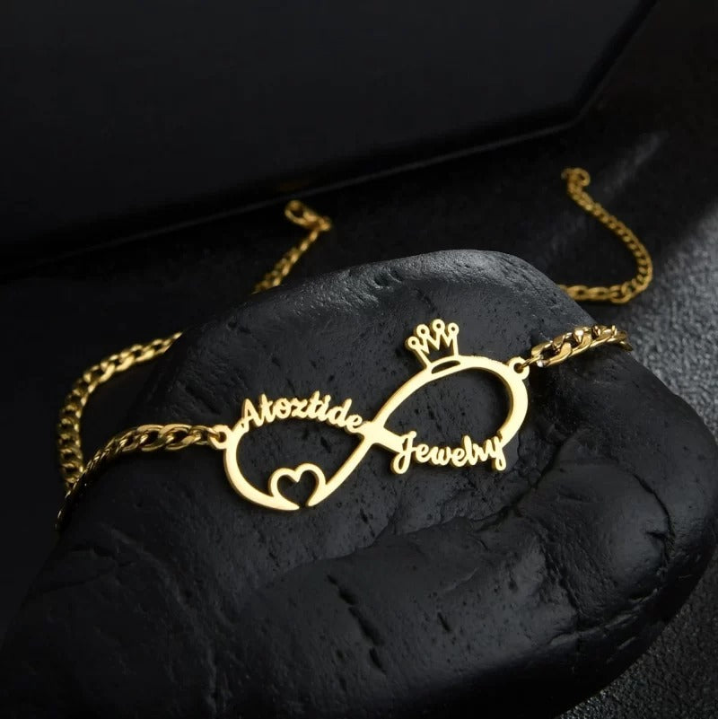 Eternal Love and Royal Connection Name Necklace - A Majestic Symbol of Infinity