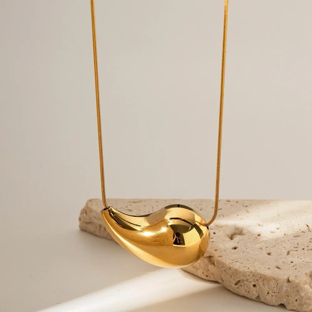 Sandra Drop Necklace