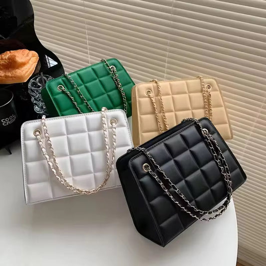 Quilted Chain Tote Bag – Elegant & Trendy