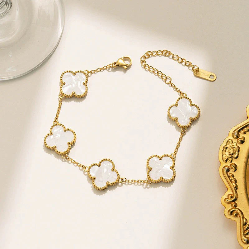 18K Gold Plated White Clover Bracelet – Anti Tarnish & Skin Safe