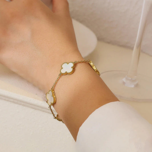 18K Gold Plated White Clover Bracelet – Anti Tarnish & Skin Safe