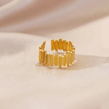 18K Gold-Plated Grooved Texture Ring – Chic Adjustable Band