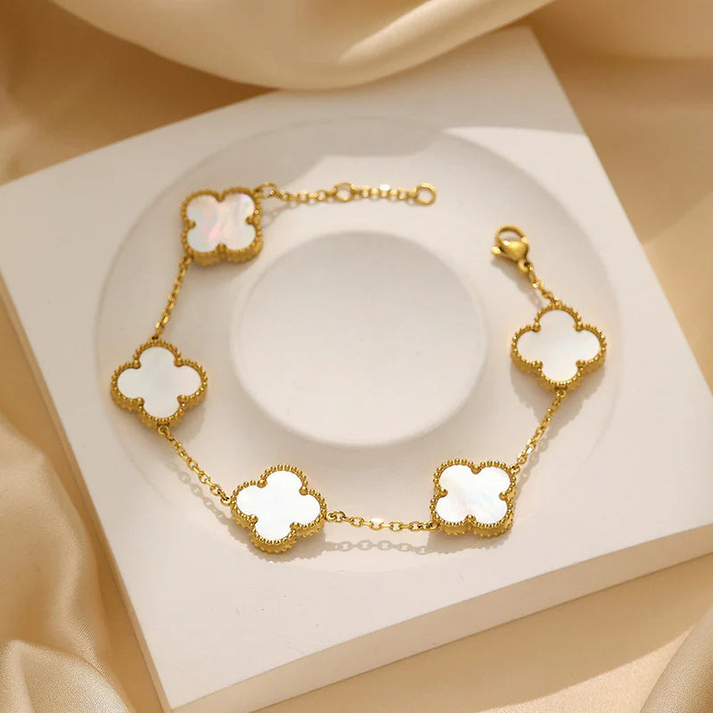 18K Gold Plated White Clover Bracelet – Anti Tarnish & Skin Safe