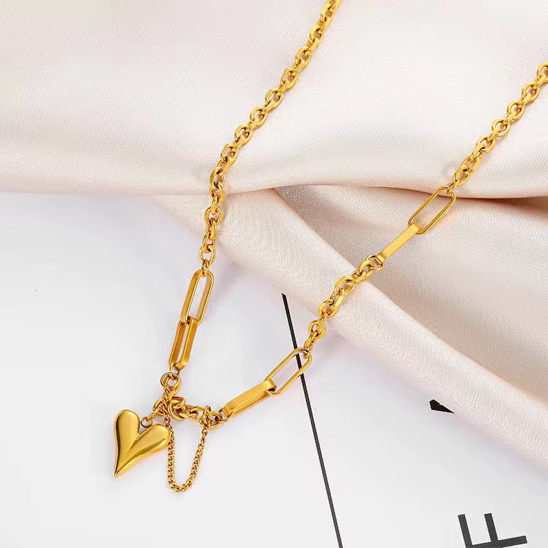 18K Gold Plated Chunky Heart Chain Necklace – Waterproof & Skin Safe
