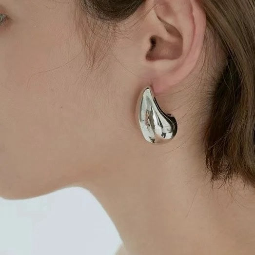 Ethereal Droplets Drop-Shaped Earrings - Silver