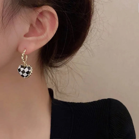 Sweetheart Checkered Twist Hoops
