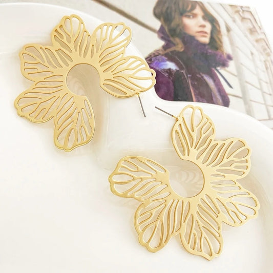 Golden Floral Delight Earrings