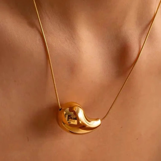 Sandra Drop Necklace